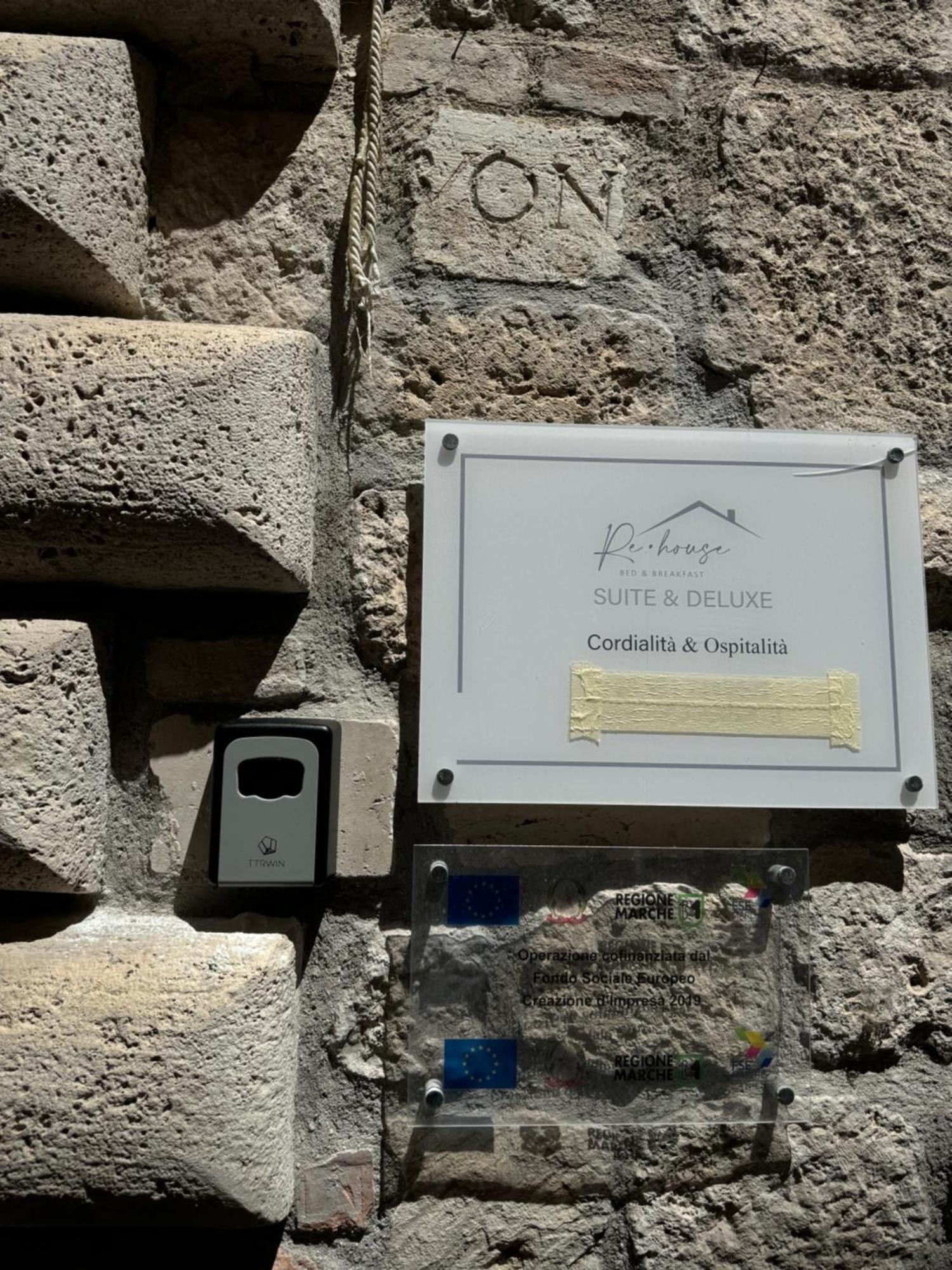 Re House Suite & Deluxe Apartament Ascoli Piceno Exterior photo